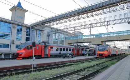 Из-за схода электровоза в Ростовской области задержаны 8 пассажирских поездов, следующих на российские курорты