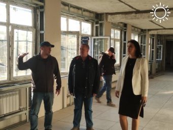 Яна Пащенко проинспектировала несколько объектов восстановления в городе