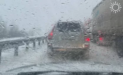 Из-за снегопада трассу М4 «Дон» в Ростовской области сковала почти 20-километровая пробка