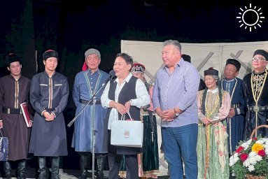 Национальный драматический театр имени Баатра Басангова открывает 87-й театральный сезон