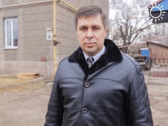 Московские специалисты выполняют капитальный ремонт кровли на 24 домах Луганска