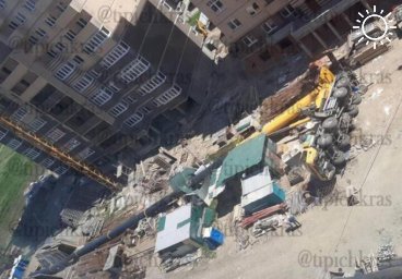 На стройплощадке в Краснодаре рухнул подъемный кран