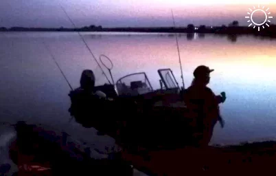 На юге Астраханской области в дельте Волги столкнулись два лодки, один мужчина пострадал