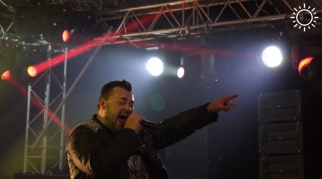 «Как вы живете?» Солист группы «Руки Вверх!» Сергей Жуков на концерте в Краснодаре возмутился пробками в городе