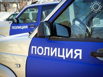 В Краснодаре мужчина по ночам срезал пилой катализаторы на автомобилях