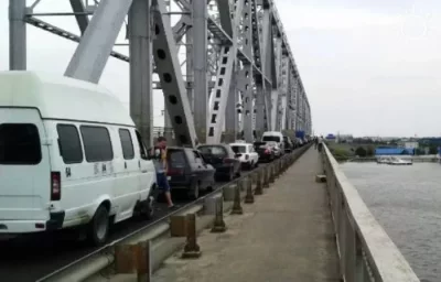 Два дня на Старом мосту Астрахани будет действовать ограничение автодвижения