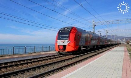 На Черноморском побережье временно изменили график движения поездов