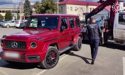 У жителя Кубани изъяли Mercedes Gelandewagen после конфликта со скорой помощью