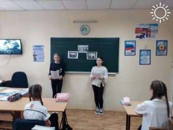 В луганских школах прошли классные часы об освобождении Ворошиловграда