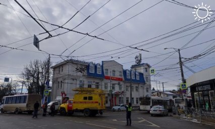 ДТП с машиной аварийной службы КТТУ собрало пробку в центре Краснодара