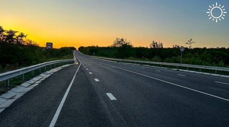 Дорожники отремонтировали 30-километровый участок сухопутного «коридора» в Крым