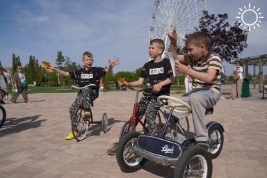 Забег на трехколесных велосипедах прошел в Волгограде