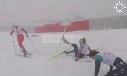 Елена Вяльбе прокомментировала массовый завал юных лыжниц на Спартакиаде в Сочи