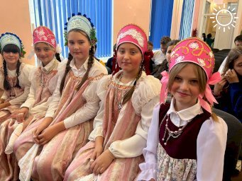 Фестиваль народов России состоялся в луганской школе