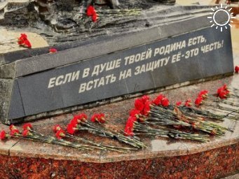 Луганчане почтили память воинов-освободителей города