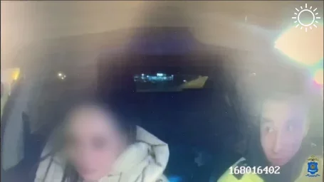 В Астрахани полицейские отговорили девушку от желания спрыгнуть с моста