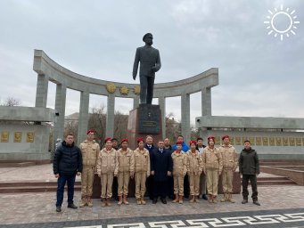 В Калмыкии проходят мероприятия, посвященные дню рождения Басана Городовикова