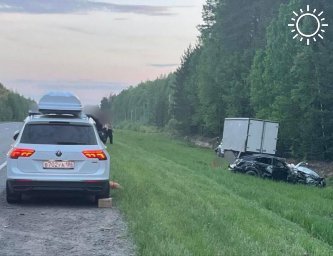 ​По пути на отдых в Краснодарский край в тяжелое ДТП попала семья с двумя детьми