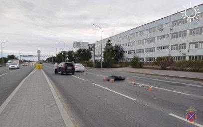 В Волгограде «КамАЗ» протаранил две иномарки, которые насмерть сбили пешехода