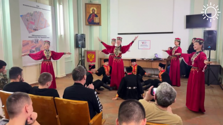 Артисты «Тюльпанчика» выступили в военном госпитале в Астрахани