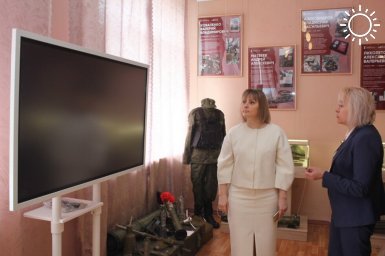 Музей Победы передал школам Донецка мультимедийное оборудование для выставок