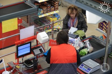 В Волгограде ТЦ у остановки «Кинотеатр Мир» продается за 230 млн рублей