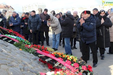 В столице Калмыкии почтили память жертв депортации