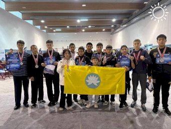 Калмыцкие кикбоксеры завоевали награды на турнире в Астрахани