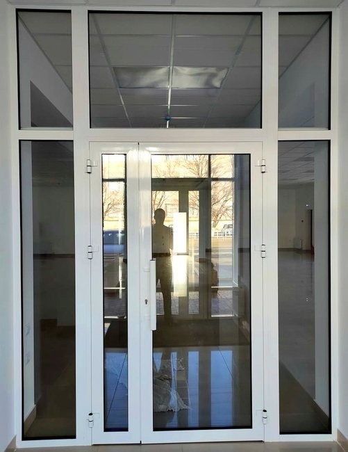Алюминиевые двери 10