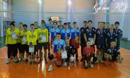 Ко Дню защитника Отечества в Луганске прошло первенство по волейболу среди юношей