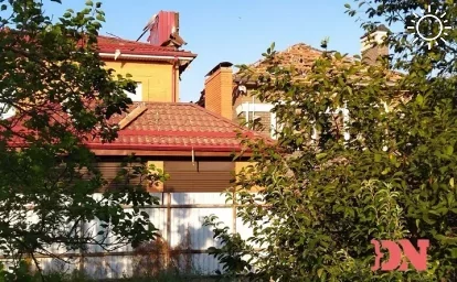 В Батайске выясняют обстоятельства разрушения нежилого дома после атаки беспилотников на Ростовскую область