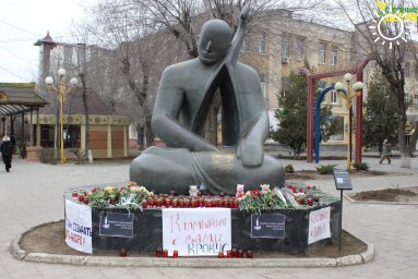 В Калмыкии организовали стихийный мемориал 