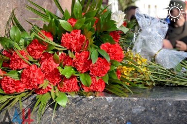 Две мемориальные доски погибшим защитникам ДНР установят в Донецке