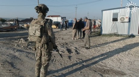 МВД и ФСБ проверяют документы мигрантов в Крыму