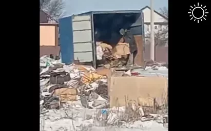 В Астрахани удалось снять на видео рождение стихийной свалки
