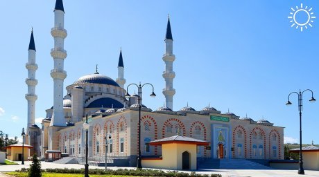 Объекты Соборной мечети в Симферополе оформили в собственность ДУМК