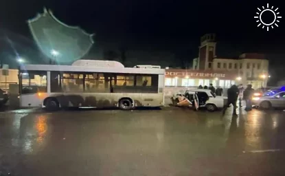 В Ростове в ДТП с пассажирским автобусом погиб человек