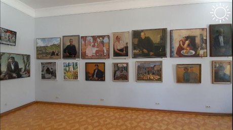 В Краснодаре открылась выставка «Свидетели эпохи»