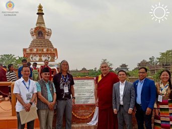 Жители Калмыкии помогли открыть буддийскую ступу в Непале
