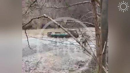 В Геленджике грузовой ГАЗ перевернулся в горной реке, водитель утонул в кабине