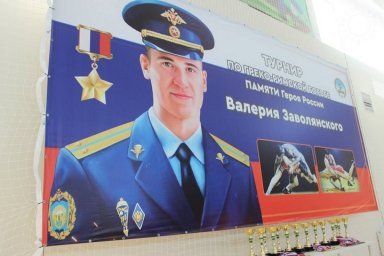 В Адыгее проходит турнир по греко-римской борьбе памяти Валерия Заволянского