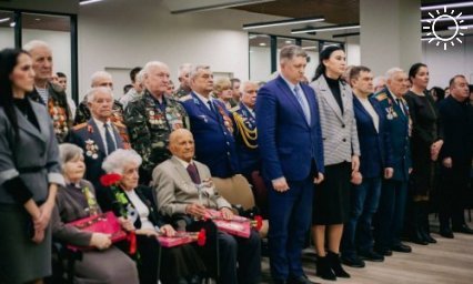 Накануне Дня освобождения города в Луганске прошла встреча молодёжи и ветеранов