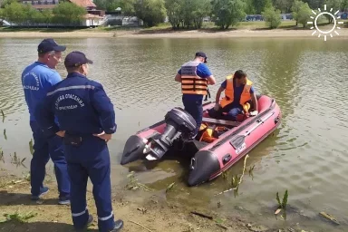 Труп мужчины достали из озера в Краснодаре