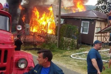 Частный дом сгорел в Туапсинском районе Кубани