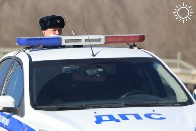 Волгоградские полицейские изъяли у астраханца подозрительное служебное удостоверение