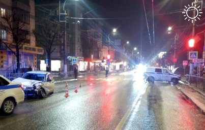 Два полицейских пострадали в ДТП в центре крымской столицы