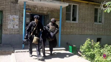 В Волгограде на Рионской мужчина удерживал в квартире пятерых детей