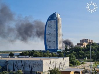Сильный пожар потушили в Ворошиловском районе Волгограда