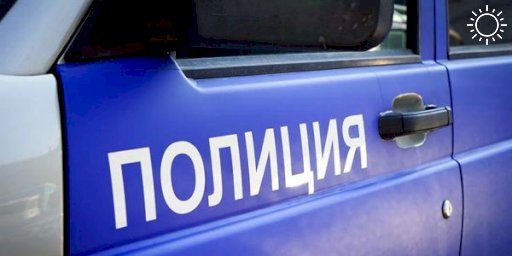 Житель Белореченского района тяпкой разбил чужую иномарку