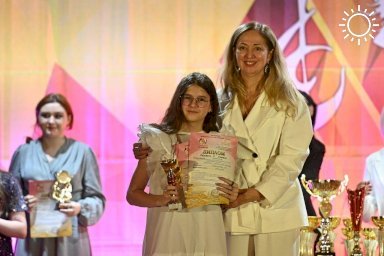 Луганская школьница одержала победу в Международном творческом фестивале